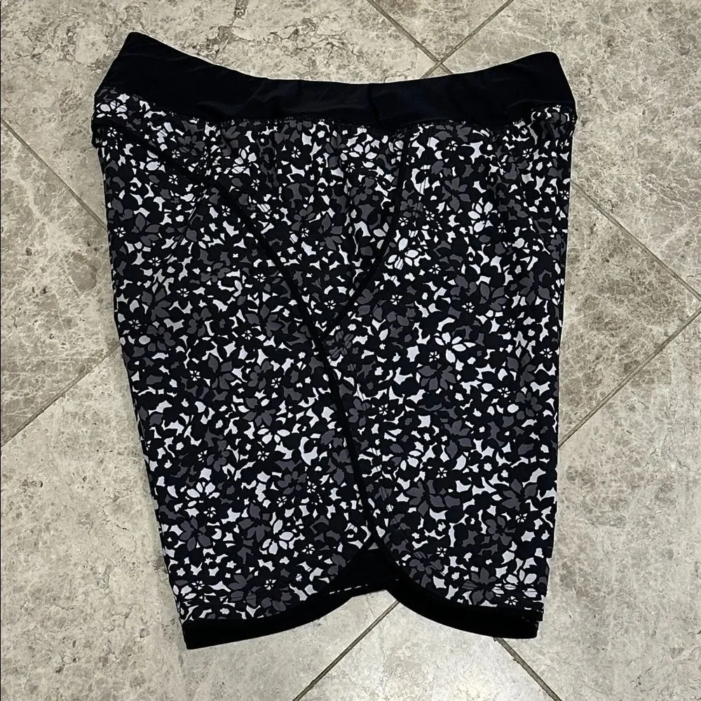 Lands End 9” Board Shorts Sunshade Black Gray Floral Size 10